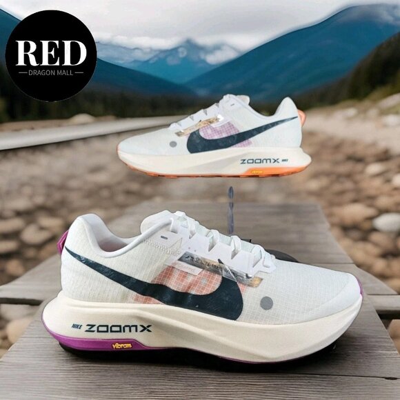 Nike White and Black Athletic Shoes main image 15